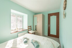 2 bedrooms, iron/ironing board, WiFi - Holiday Home 'Gary Loup' with Mountain View, Private Terrace and Wi-Fi (sazos)