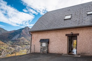 Exterior - Holiday Home 'Gary Loup' with Mountain View, Private Terrace and Wi-Fi (sazos)