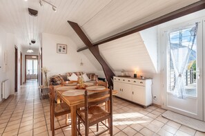 Dining - Holiday Home 'Gary Luz' with Mountain View, Private Terrace and Wi-Fi (sazos)