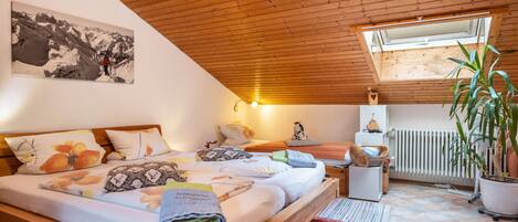 1 bedroom, WiFi, bed sheets