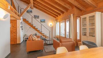 Fernseher, DVD-Player, Tischtennisplatte, Stereoanlage