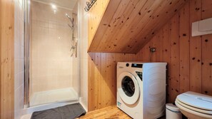 Dusche, Haartrockner, Bidet, Handtücher