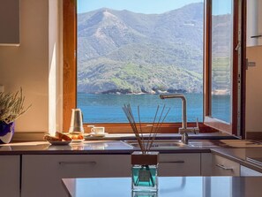 Fridge, oven