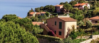 It consists of a large living room with kitchenette, a double bedroom, a twin bedroom and a single b