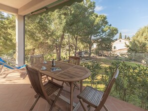 Outdoor dining - It consists of a large living room with kitchenette, a double bedroom, a twin bedroom and a single b (Marciana)