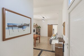 TV - Discover Il Gabbiano Apartment, the ideal solution for your holiday in Portoferraio. Located in a ch (Portoferraio)