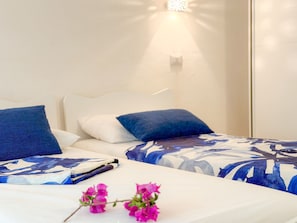 2 bedrooms, bed sheets