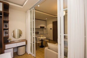 Appartement majestueux, 1 chambre, vue sur le jardin | Literie de qualité, lit avec matelas Tempur-Pedic, bureau