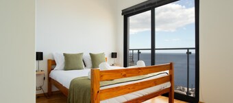 3-bedroom apartment fully equipped with a beautiful sea view.