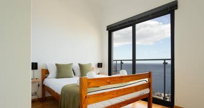 3-bedroom apartment fully equipped with a beautiful sea view.