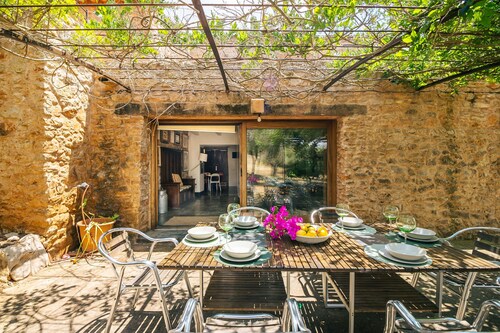 Can Pessal mountain holiday house with private pool near Es Carritx Mallorca