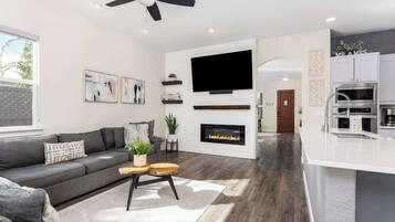 TV, livros, escritórios