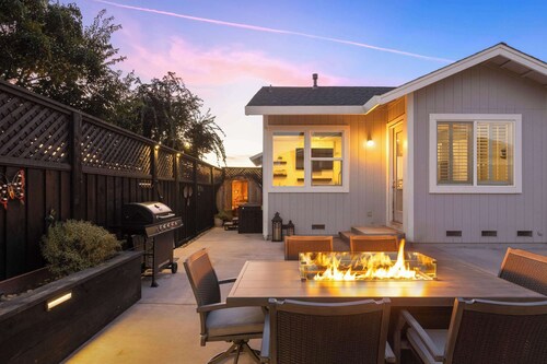 Windsor Home with Sauna & Outdoor Fire Pit