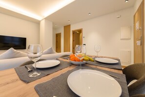 Dining - (SCR7B1) Spacious one-bedroom apartment in the La Latina neighborhood.. Temporary (Madrid)