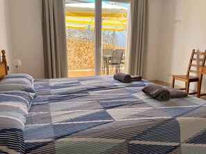 3 عدّة غرف نوم ومكواة/لوح كي وسرير سفر وواي فاي مجانًا