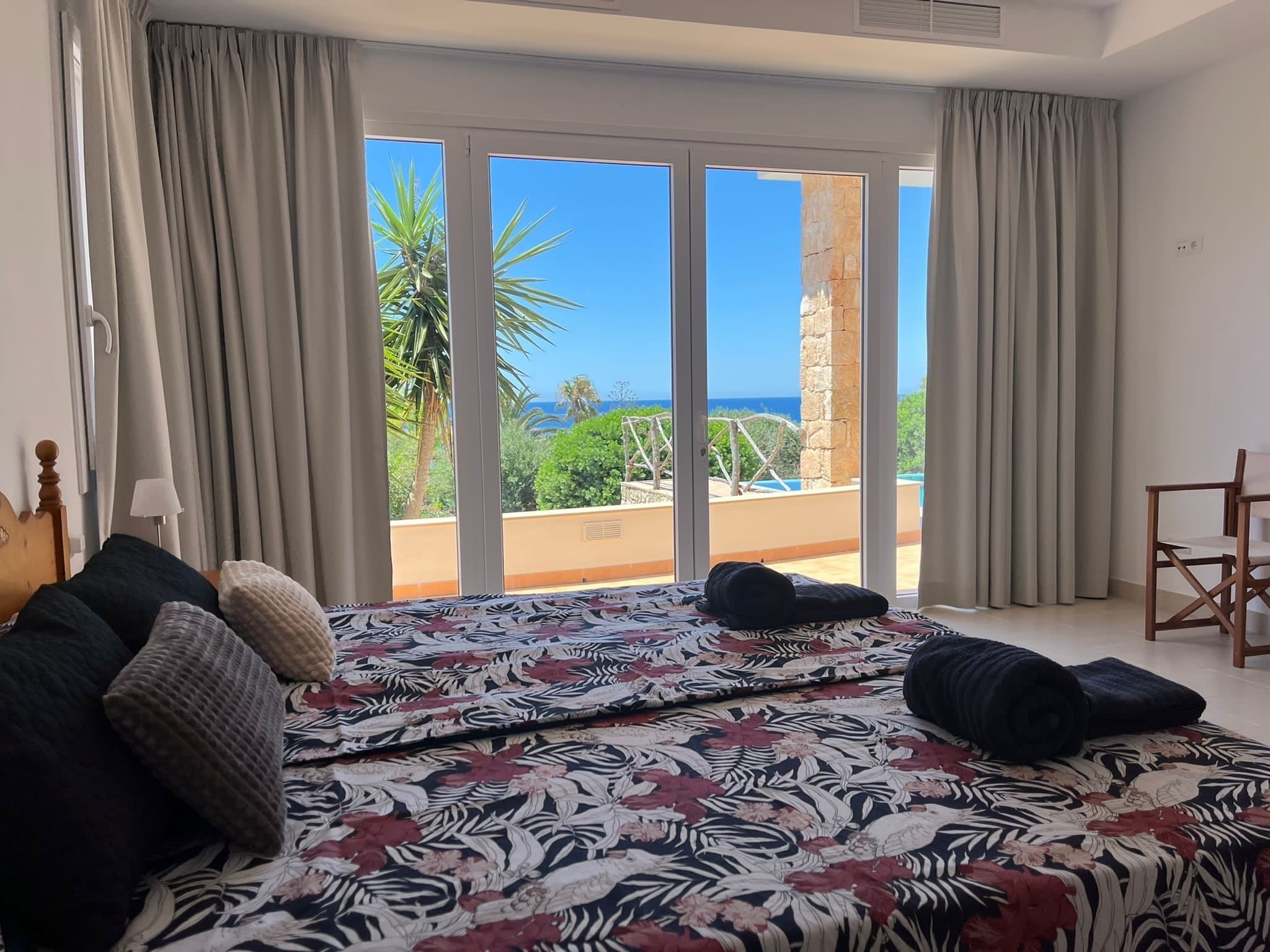 3 bedrooms, iron/ironing board, travel crib, free WiFi