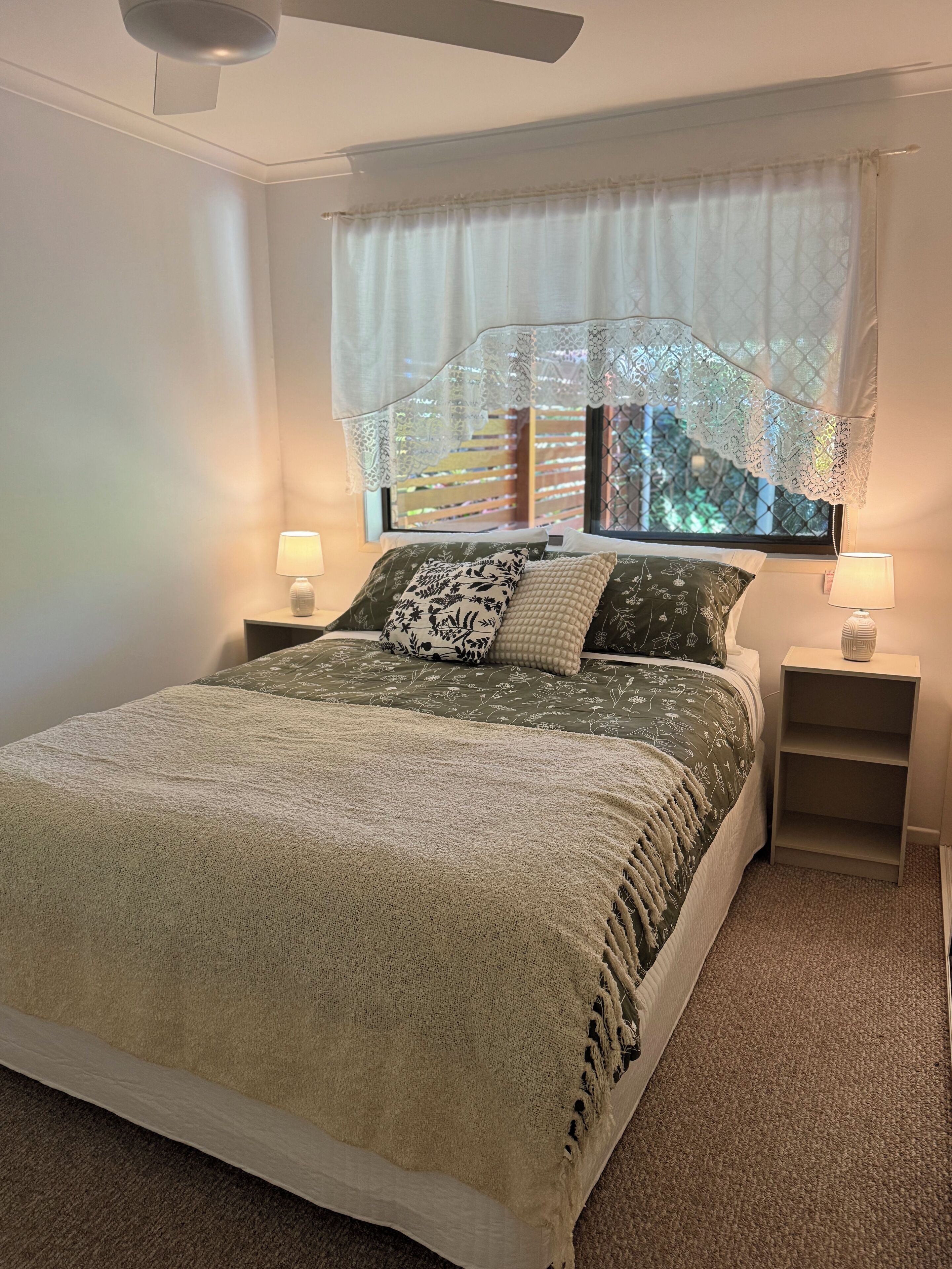 1 bedroom, bed sheets