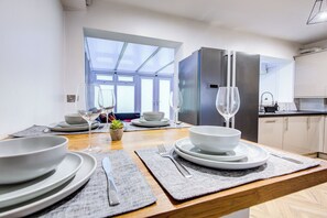 Dining - Spacious House - Heathrow, Slough, Pinewood (Iver)