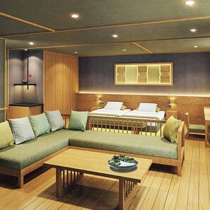 خزنة داخل الغرفة ومكتب ومساحة عمل للكمبيوتر المحمول ومكواة/لوح كي