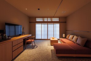 Junior Twin Room, Courtyard View