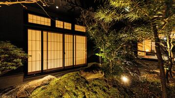 Junior Twin Room, Courtyard View | Egyptian cotton sheets, premium bedding, down comforters