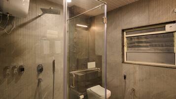 Club-rum | Badrum | Dusch, hårtork, handdukar och tvål