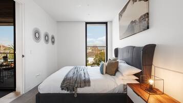 Apartment | 1 bedroom, iron/ironing board