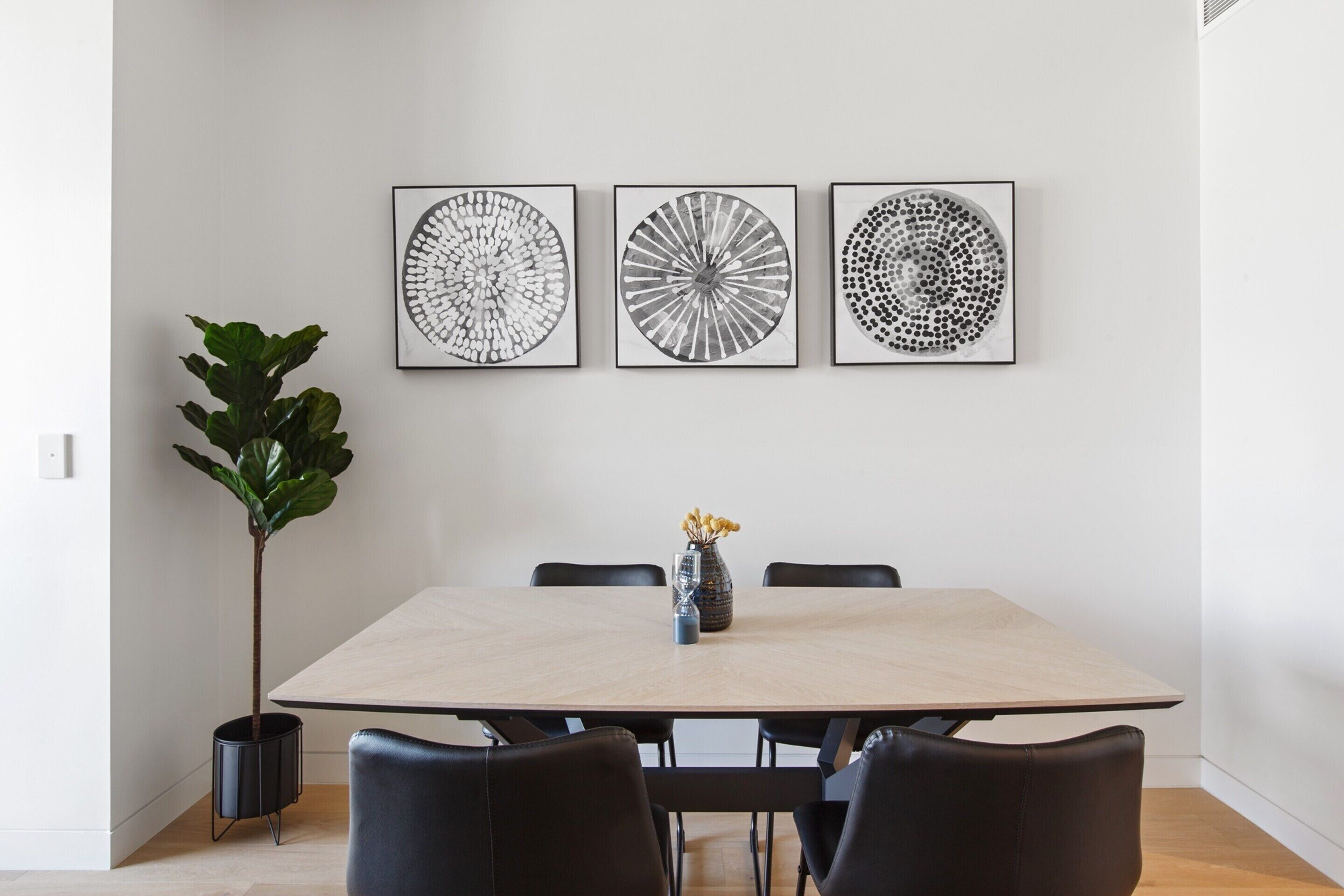 Apartment | Dining