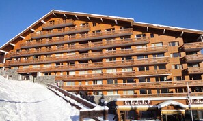 Exterior - Holiday Home in Mottaret on Ski Slopes (Les Allues)
