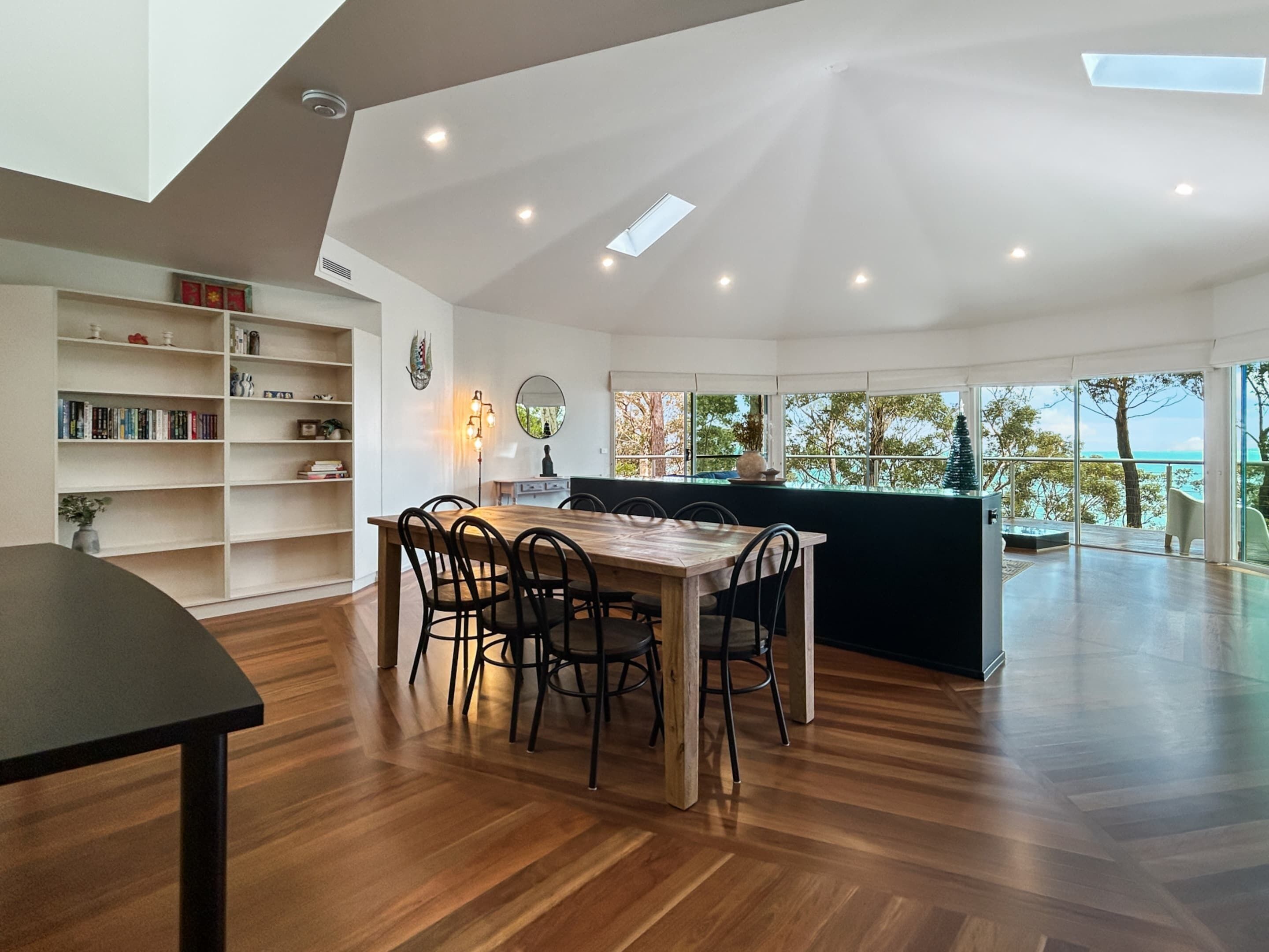 Apartment | Dining