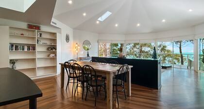 Spacious 4-bed Home With Coastal Charm