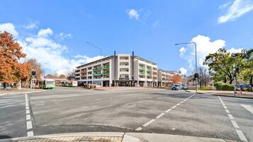 المنشأة من الخارج