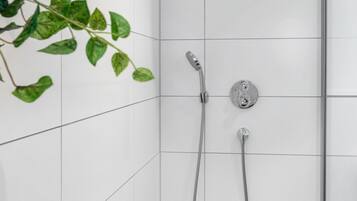 Dusch, hÄrtork och handdukar