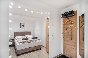 1 bedroom, WiFi, bed sheets