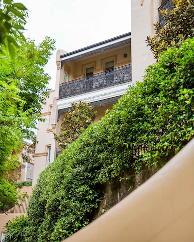 Quiet Glebe Studio Near Parks & Cafes