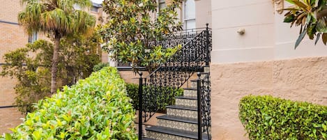 House | Perincian bahagian luar