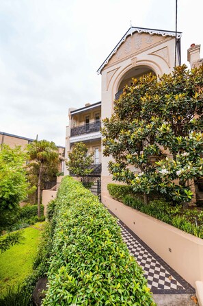 Apartment | Exterior - Quiet Glebe Studio Near Parks & Cafes (Sydney)