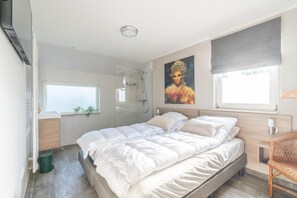 House | 3 bedrooms, individually furnished
