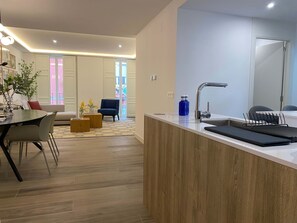 2 bedrooms, Internet - w Bright 2BR w Sunny Terrace in Chueca (Madrid)