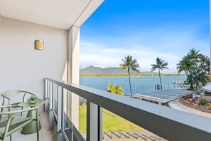 Apartment | 1 bedroom, Internet - Waterfront Bliss Harbour Lights I Gym City (Cairns)
