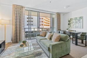 Apartment | 1 bedroom, Internet - Waterfront Bliss Harbour Lights I Gym City (Cairns)