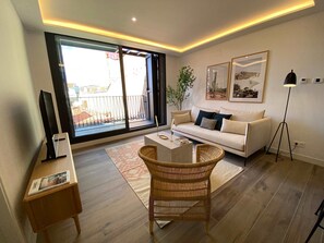 House - w Stylish 2BR w Sunny Terrace in Chueca (Madrid)