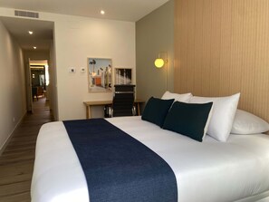 House - w Stylish 2BR w Sunny Terrace in Chueca (Madrid)