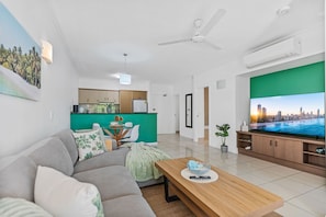 Apartment | 1 bedroom, desk, Internet