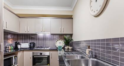 Cairns 2BR Palms Stay Top Floor Pool View