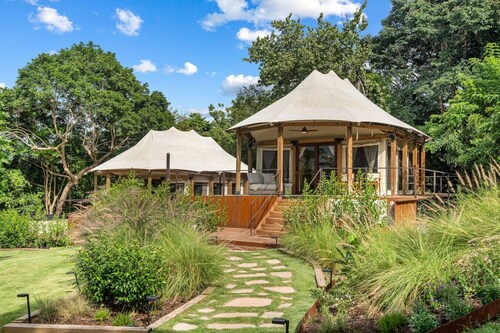 Little Hills Nature Villa: Hot Tub~Trails~by beach