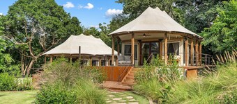 Little Hills Nature Villa: Hot Tub~Trails~by beach