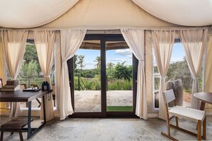 المنشأة من الداخل