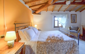 4 bedrooms, travel cot, free WiFi