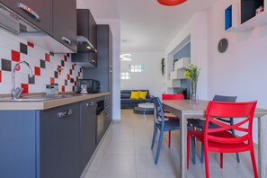 Fridge, microwave, oven, dishwasher